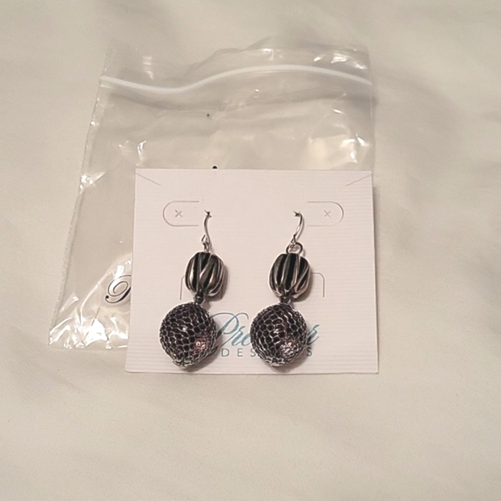 Premier Designs black and silver Eclectic  drop fish hook earrings.